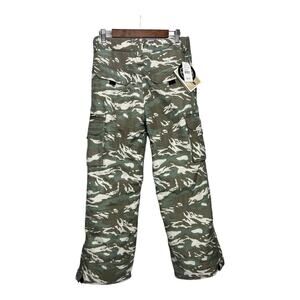 NWT Turbine Performance Boardwear Boys Camo Cargo Snowboard/Ski Pants. Large